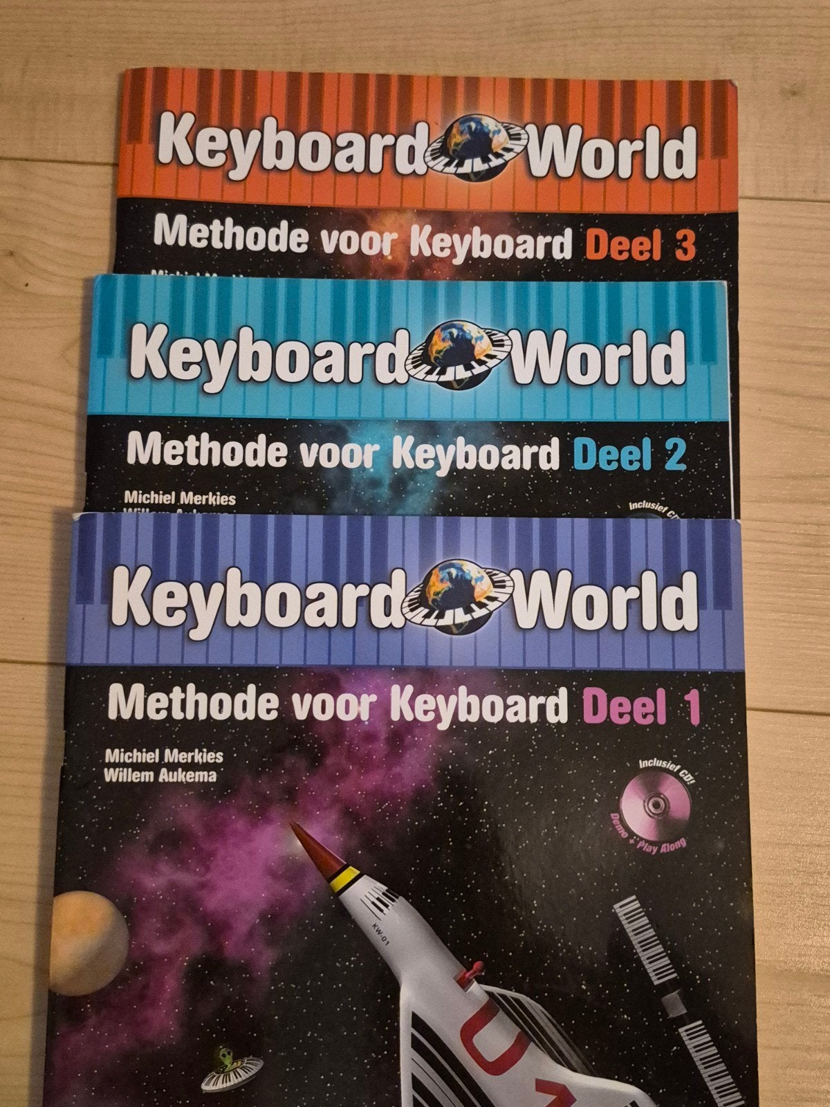 Keyboard World lesboeken deel 1, 2 en 3 met CD's, Ophalen of Verzenden, Gelezen, Instrument, Michiel Merkies, Willem Aukema