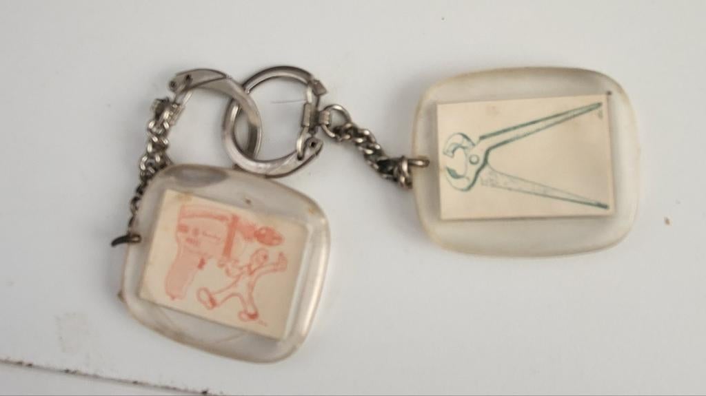 Vintage Sleutelhangers Brammetje Dump Middelburg Gereedschap, Ophalen of Verzenden, Gebruikt, Overige typen