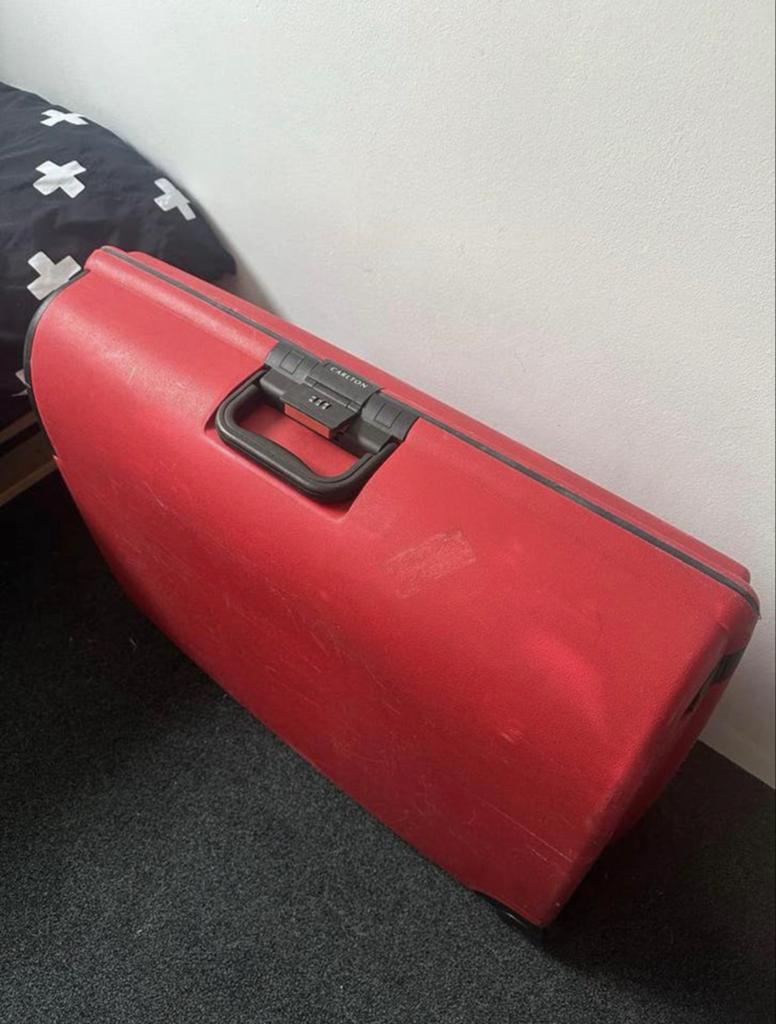 Grote Carlton koffer met cijferslot, Wieltjes, 30 cm of meer, Gebruikt, Ophalen of Verzenden