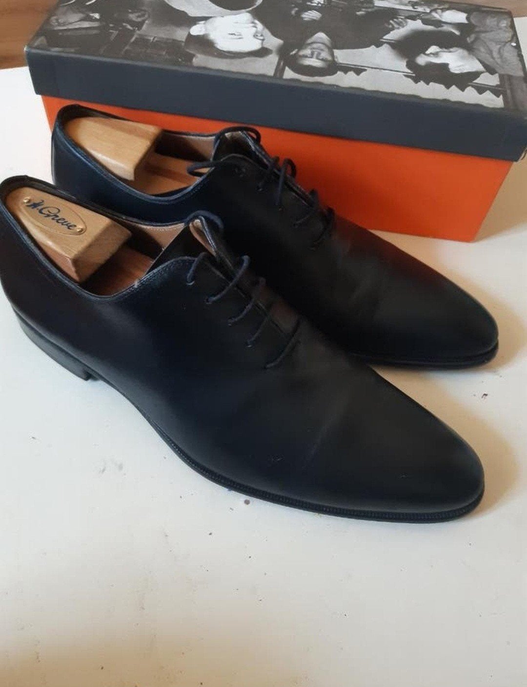 Magnanni 43, Ophalen of Verzenden, Zo goed als nieuw, Zwart