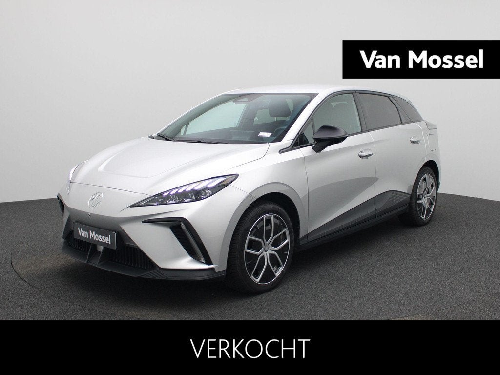 MG 4 Long Range Luxury 64 kWh | Carplay | Navi | Led Koplamp, Auto's, MG, Automaat, 12 maanden, Gebruikt, 1675 kg