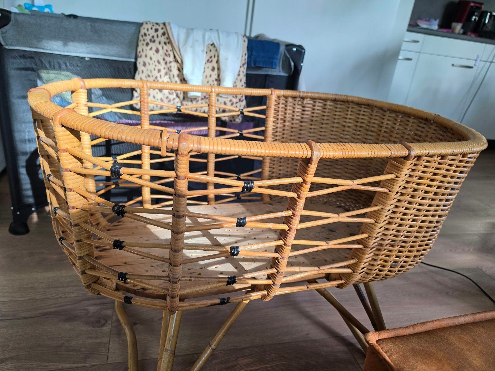 Rotan baby wiegje van Jonker meubel, Kinderen en Baby's, Ophalen, Gebruikt, Wieg