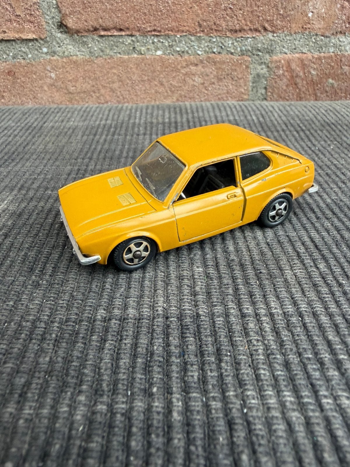 1:43 Mebetoys A-77 Fiat 128 Coupé, Hobby en Vrije tijd, Ophalen of Verzenden, Gebruikt, Auto, Overige merken