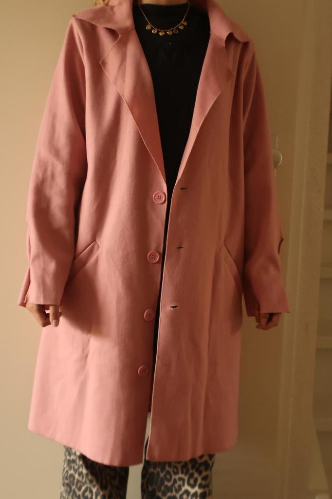 Roze trenchcoat / jas - Maat L, Maat 42/44 (L), Nieuw, Ophalen of Verzenden, Onbekend