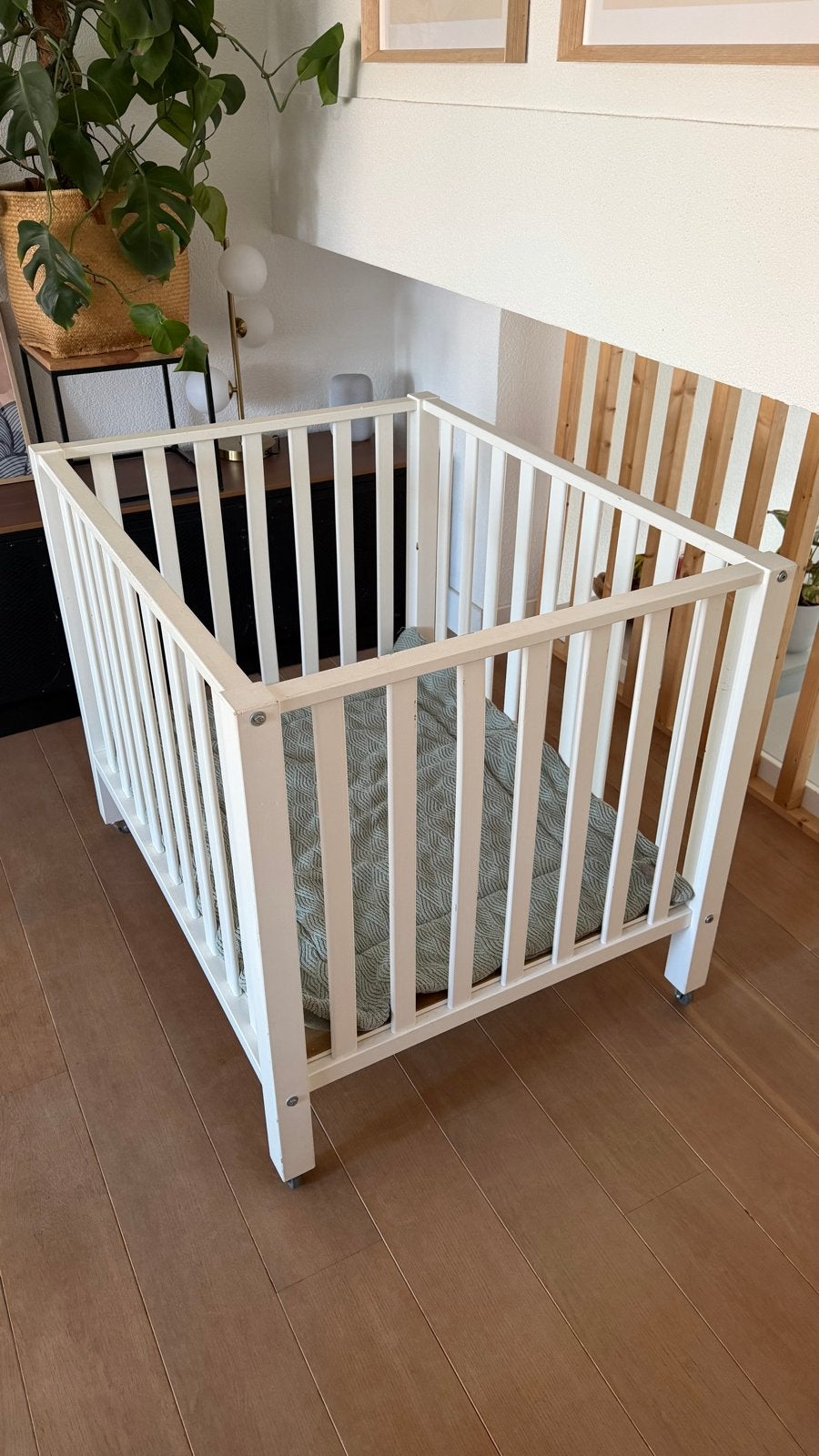 Box op wielen met boxkleed - 80x100 cm, Kinderen en Baby's, Boxen, Ophalen, Gebruikt, Rechthoekig, Wieltjes