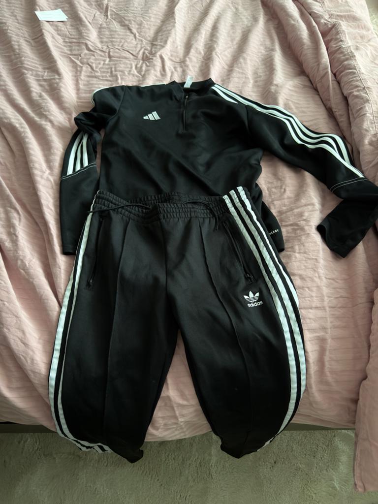 Adidas trainingspak dames, zwart met witte strepen, maat S, Zwart, Overige typen, Ophalen of Verzenden, Zo goed als nieuw
