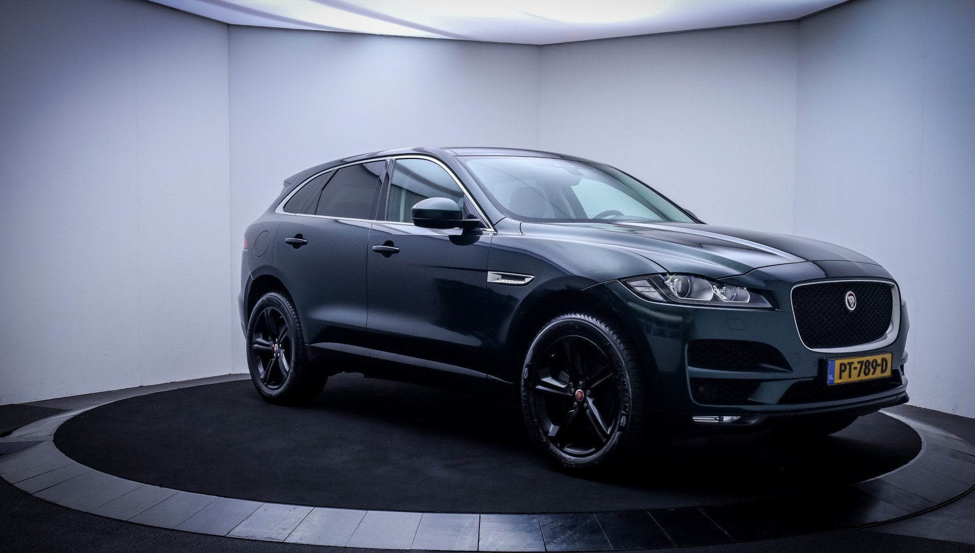 Jaguar F-Pace 2.0T AWD PORTFOLIO 25t FULL LED | MERIDIAN | M, Auto's, Dealer onderhouden, Gebruikt, 4 cilinders, 252 pk