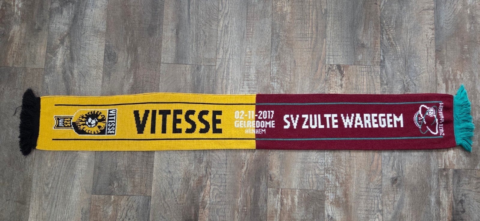 Sjaal Vitesse - Zulte Waregem, Verzamelen, Ophalen of Verzenden, Zo goed als nieuw, Vitesse, Vaantje of Sjaal