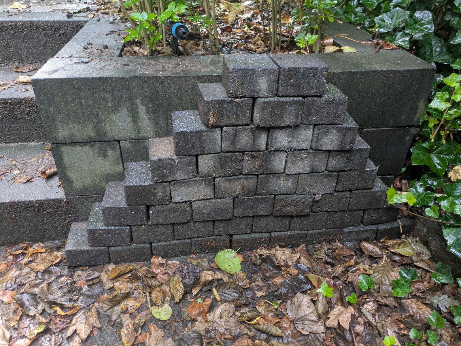 Gratis stenen vierkant, Tuin en Terras, Ophalen, Gebruikt, Klinkers, Minder dan 5 m²