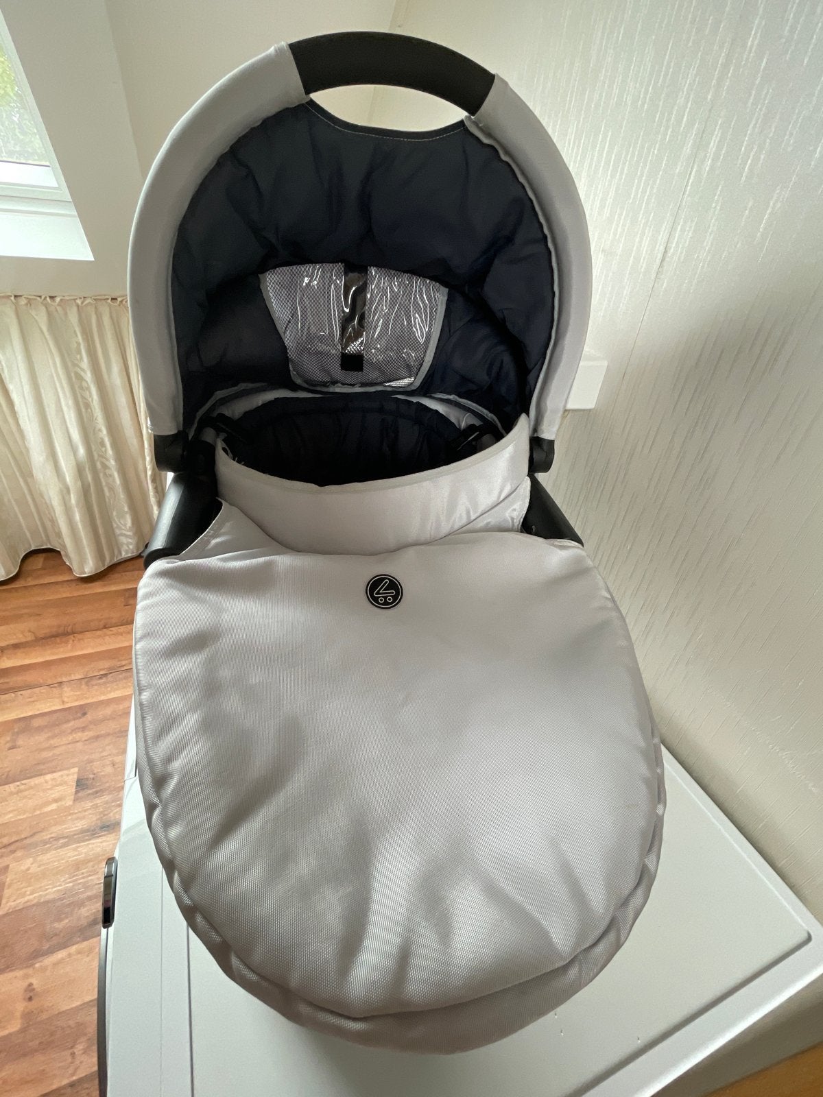 Mutsy reiswieg / met voetenzak, parasol en afdekplastic, Kinderwagen, Gebruikt, Ophalen of Verzenden, Met reiswieg