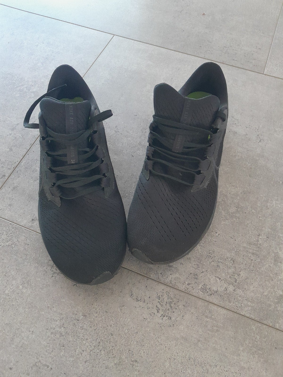 Zgan nike hardloopschoenen, Sport en Fitness, Loopsport en Atletiek, Ophalen of Verzenden, Zo goed als nieuw, Hardloopschoenen