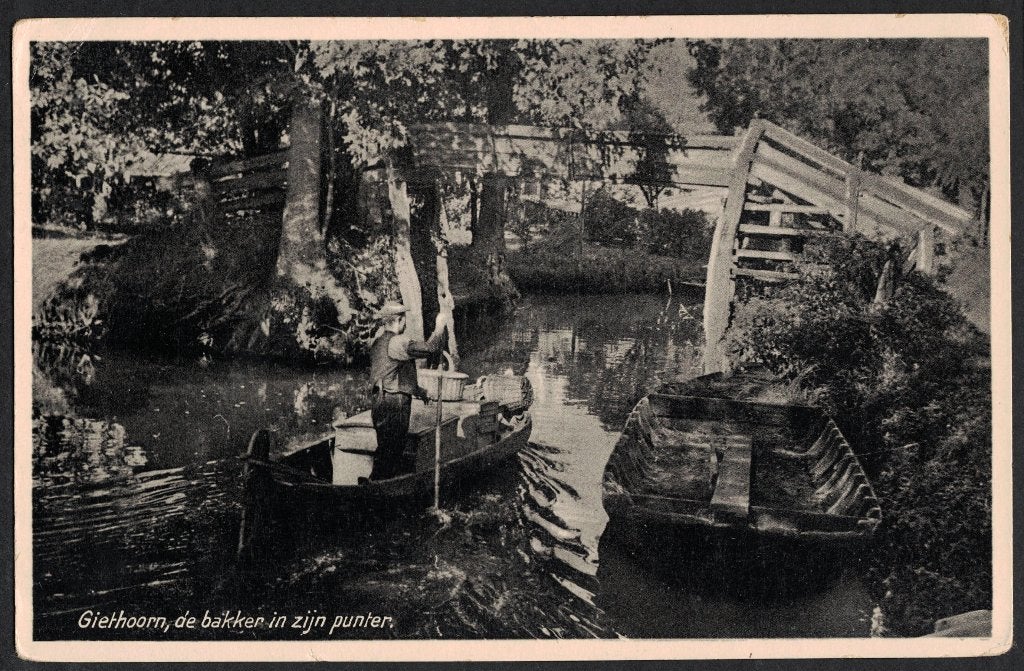 Giethoorn, de bakker in zijn punter., Ophalen of Verzenden, 1920 tot 1940, Gelopen, Overijssel