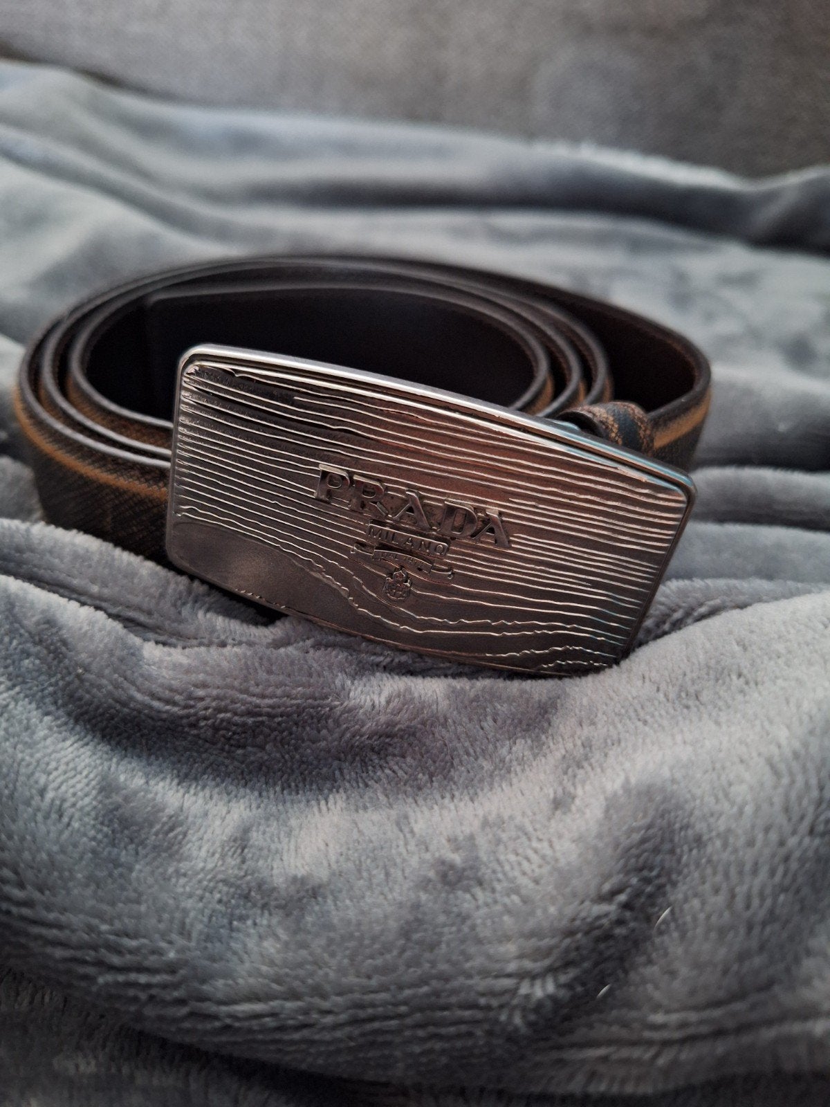 Authentieke Prada Saffiano Damasco Vintage Leren Riem –, Ophalen, 95 tot 105 cm, Bruin, Echt leder