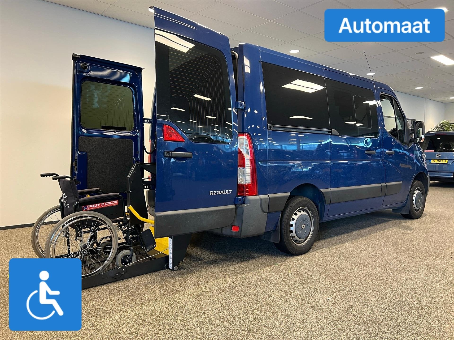 Renault Master L1H1 Rolstoelbus Automaat (airco), Auto's, Gebruikt, Zwart, 4 cilinders, 2299 cc
