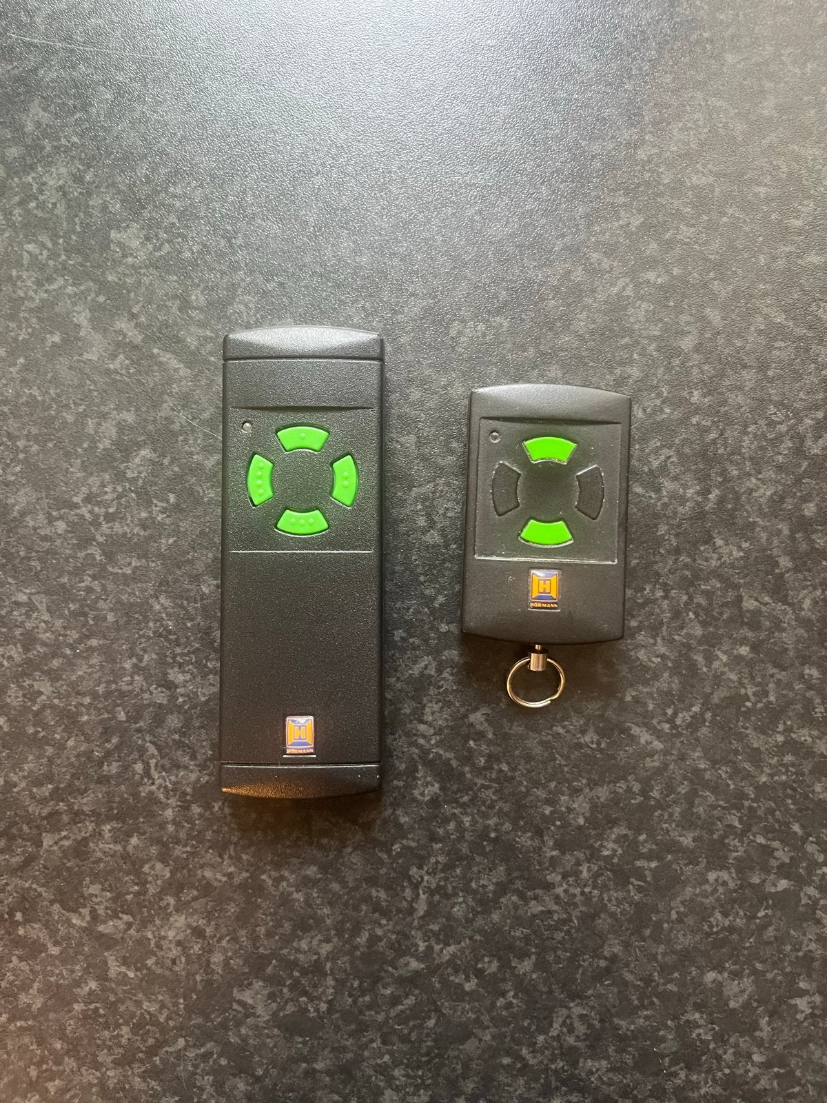 2x Zeldzame Hörmann handzender 27,455 MHz, Auto diversen, Ophalen of Verzenden, Zo goed als nieuw