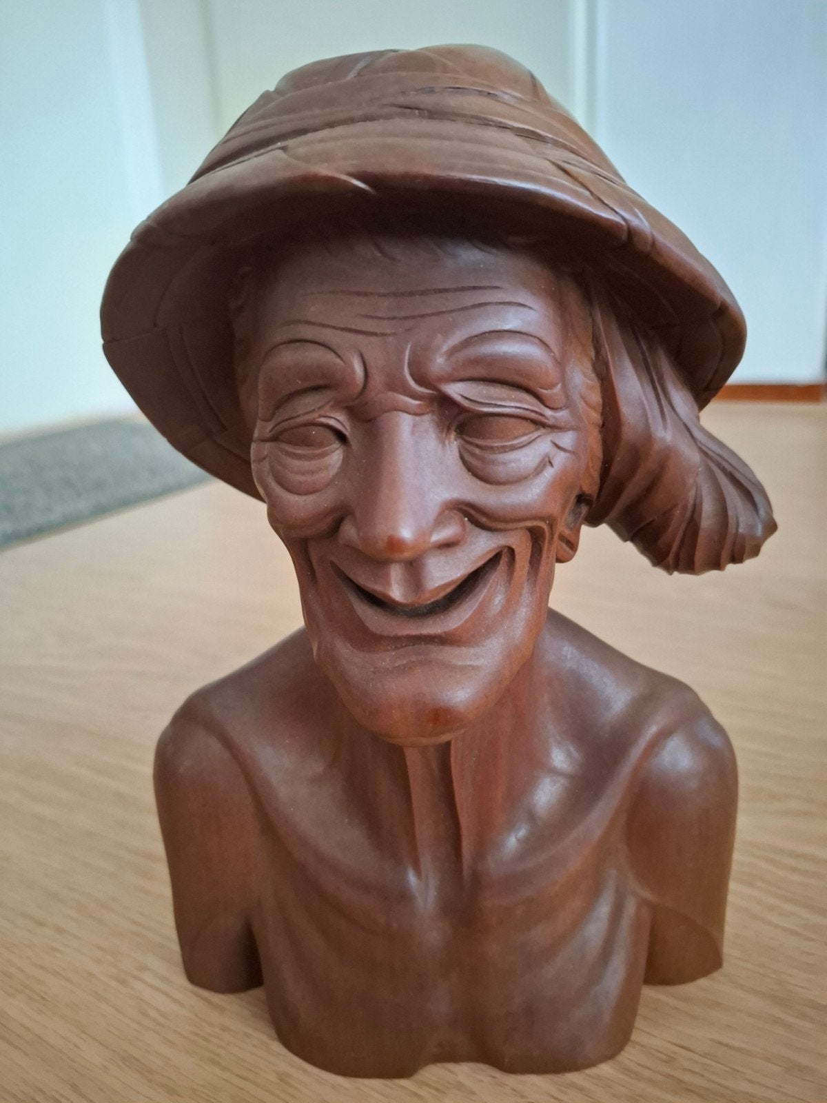 Houten buste beeld Indonesische man Bali met knotje, Verzamelen, Ophalen of Verzenden, Gebruikt, Mens