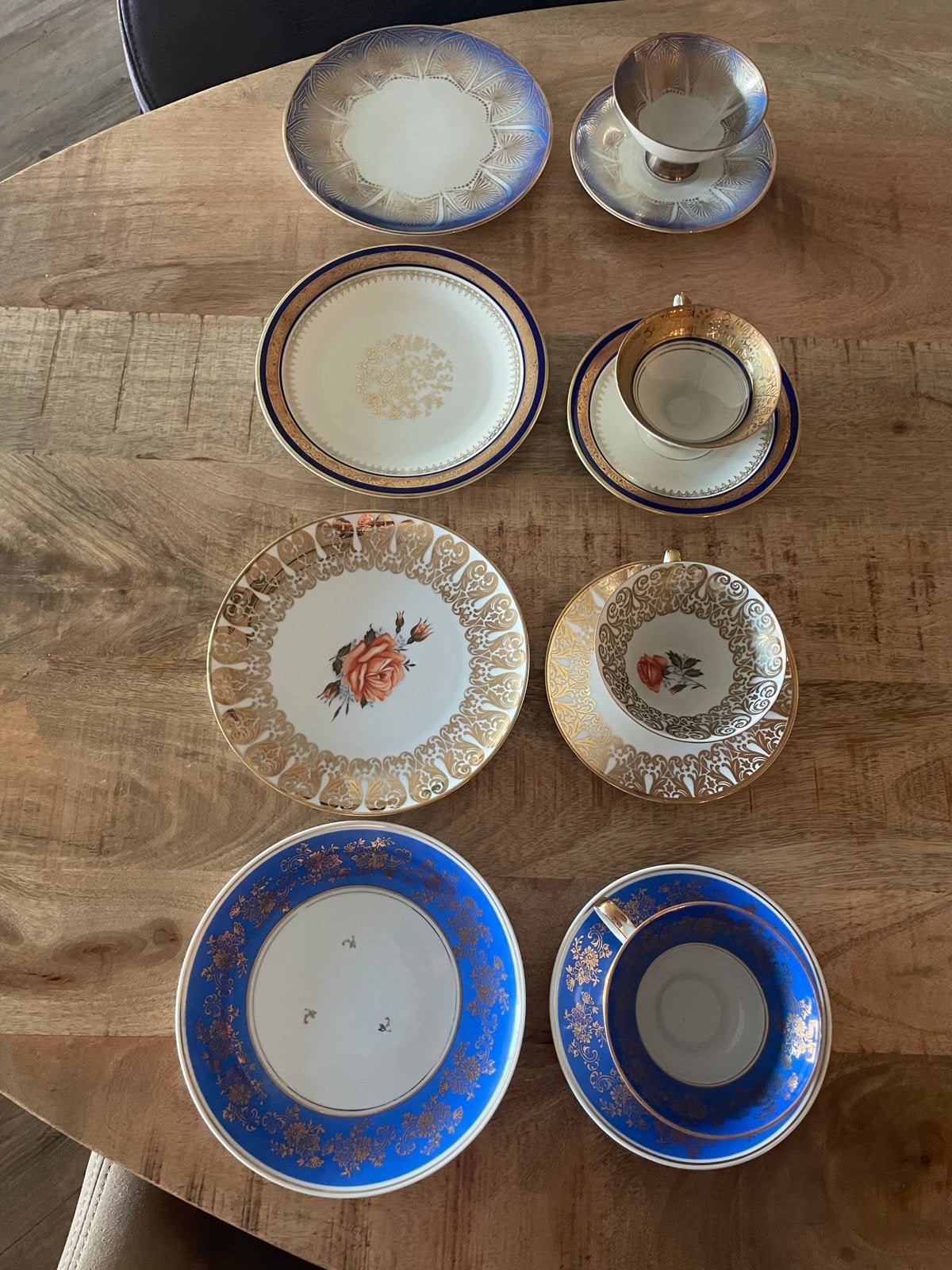 Vintage High Tea Set: 4 Borden en 4 Kop en Schotels, Gebruikt, Vintage, Ophalen of Verzenden, Bord(en)