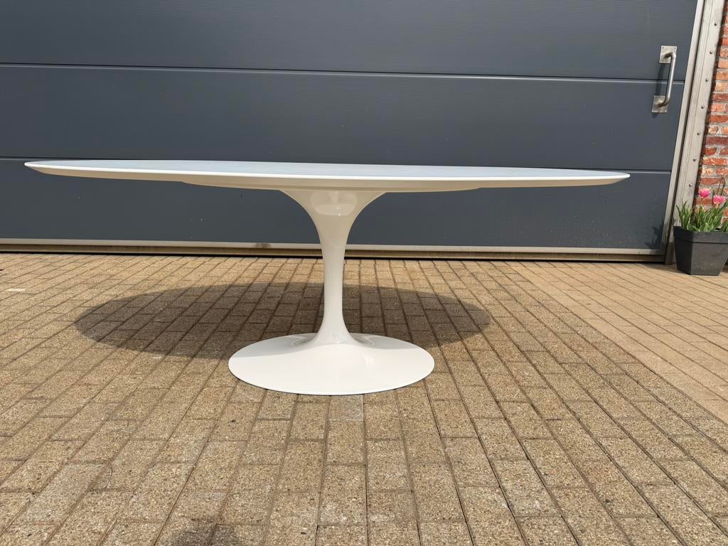 Originele ovale Knoll Tulip 198 wit laminaat Eero Saarinen, Huis en Inrichting, Tafels | Eettafels, Ophalen of Verzenden, Ligne roset vitra sede artifort leolux b&b italia cassina edra