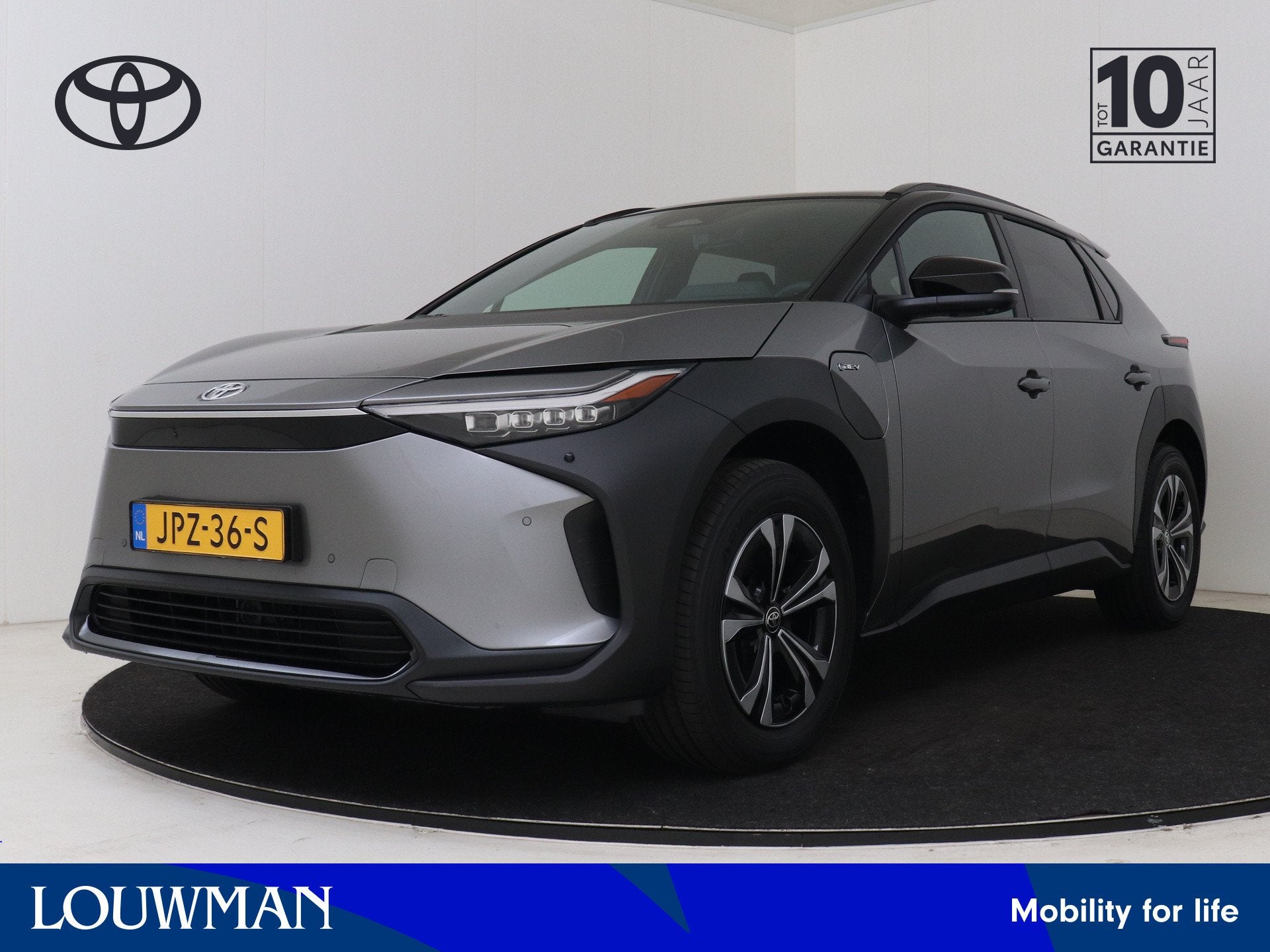 Toyota Bz4x Dynamic 71 kWh Bi-Tone + Panoramisch dak, Auto's, Stof, Origineel Nederlands, 204 pk, SUV of Terreinwagen