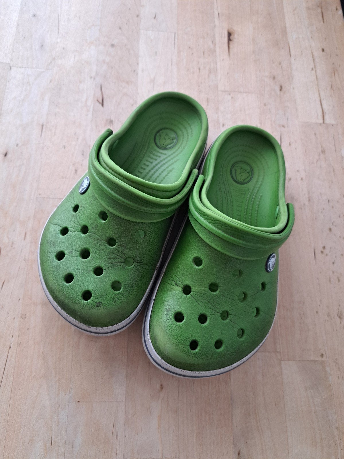 Crocs klompen mosgroen maat J3 (34-35), Gebruikt, Crocs, Jongen of Meisje, Schoenen
