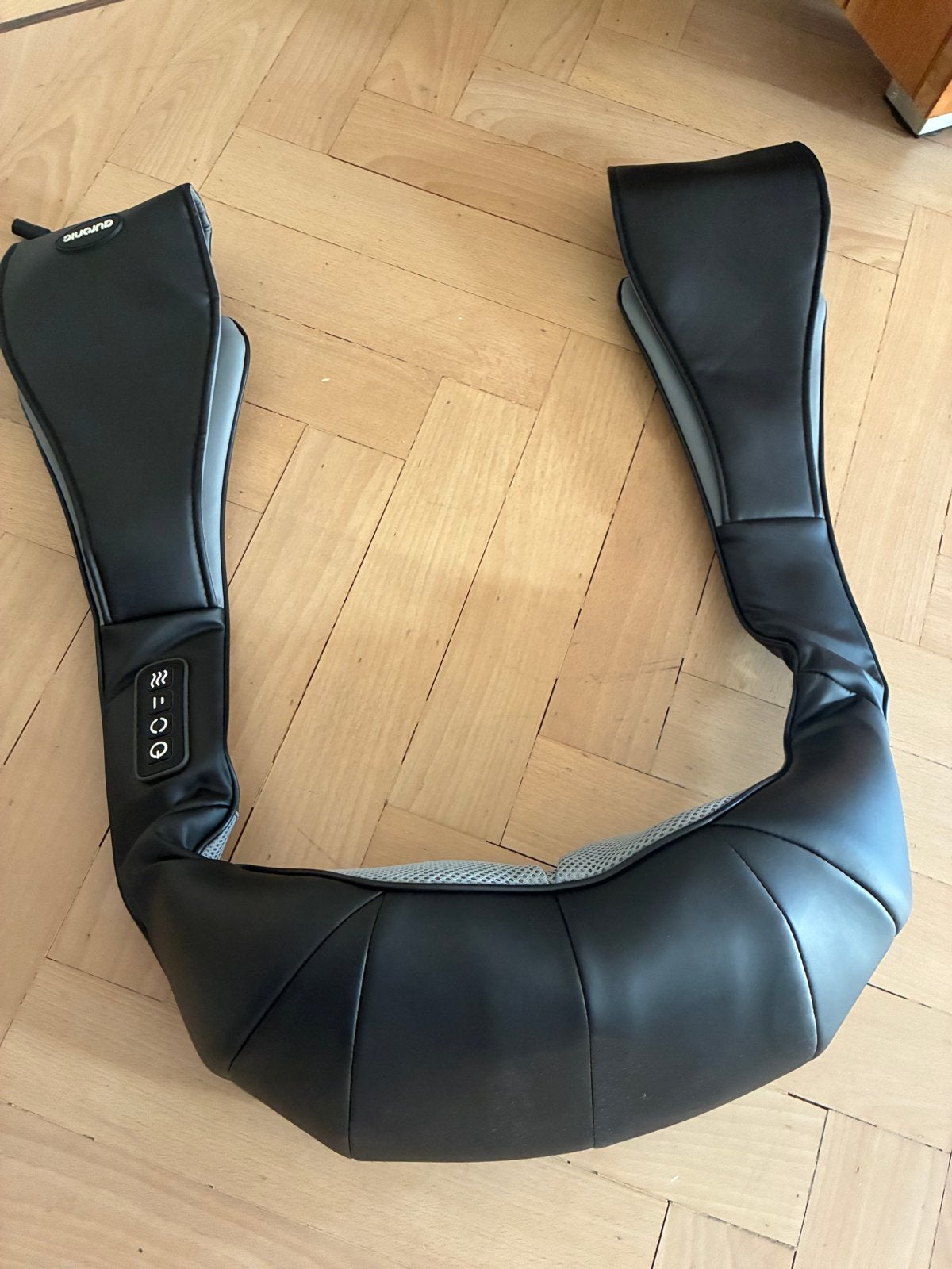 Shiatsu Nek- en Rugmassageapparaat met Warmtefunctie, Sport en Fitness, Ophalen, Zo goed als nieuw, Apparaat