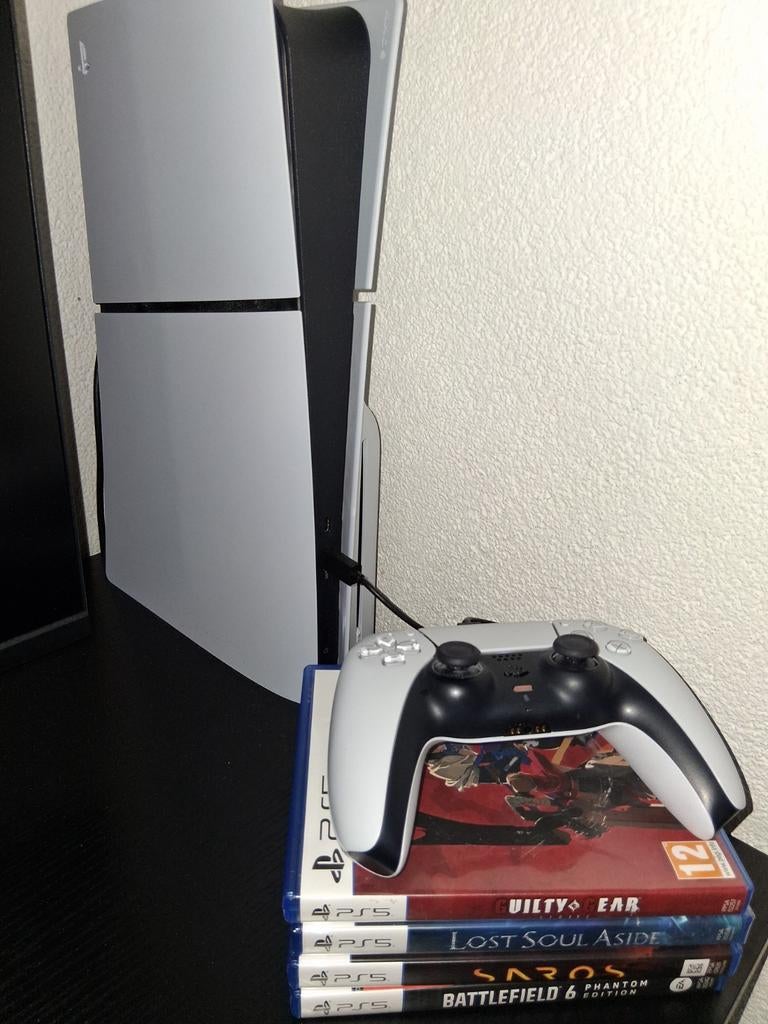 PlayStation 5 Slim Editie met garantie en 4 games., Spelcomputers en Games, Spelcomputers | Sony PlayStation 5, Ophalen, Zo goed als nieuw