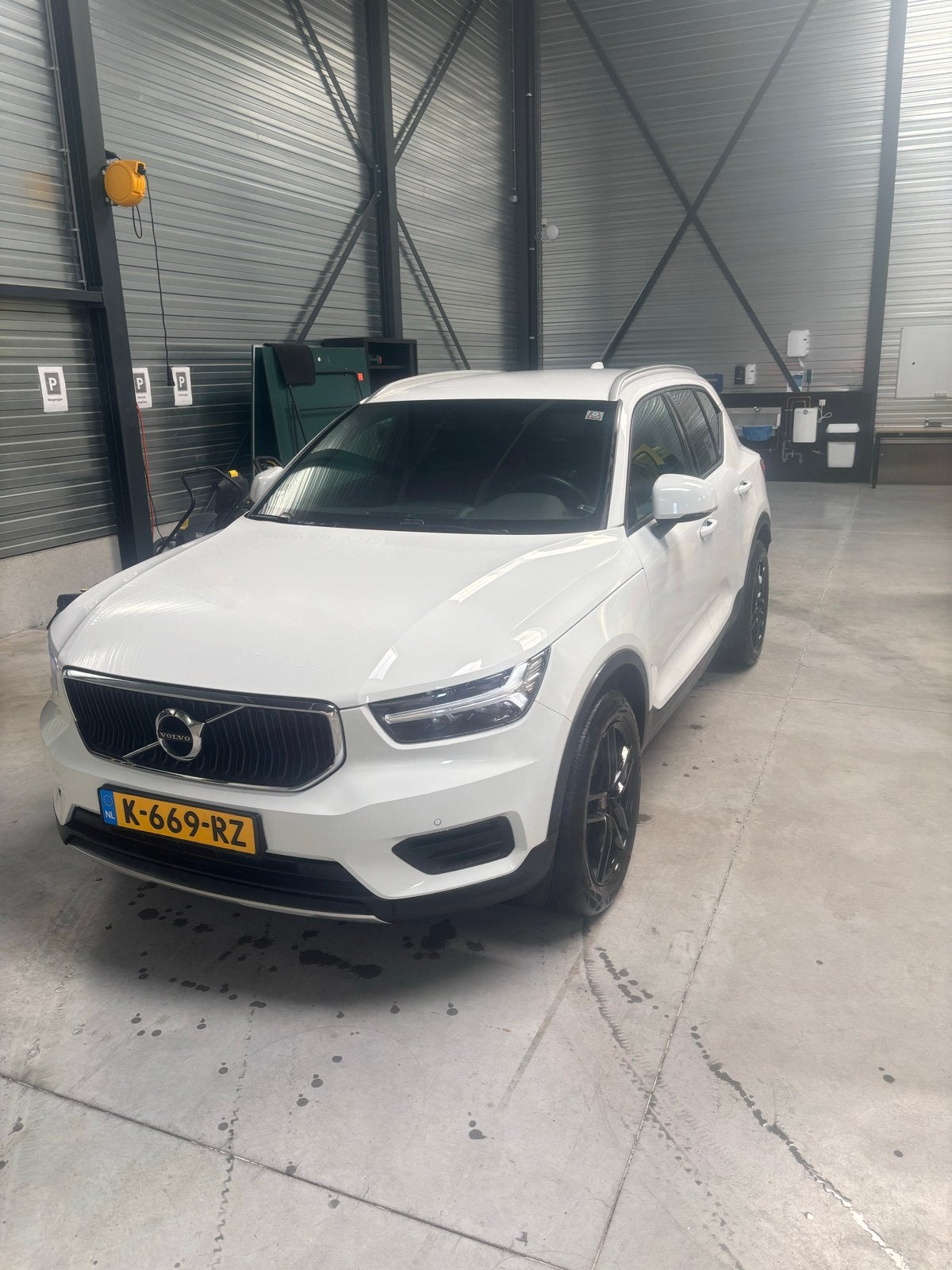 Volvo XC40 T4 190pk Geartronic 2020 Wit, 1800 kg, 1969 cc, Wit, Particulier