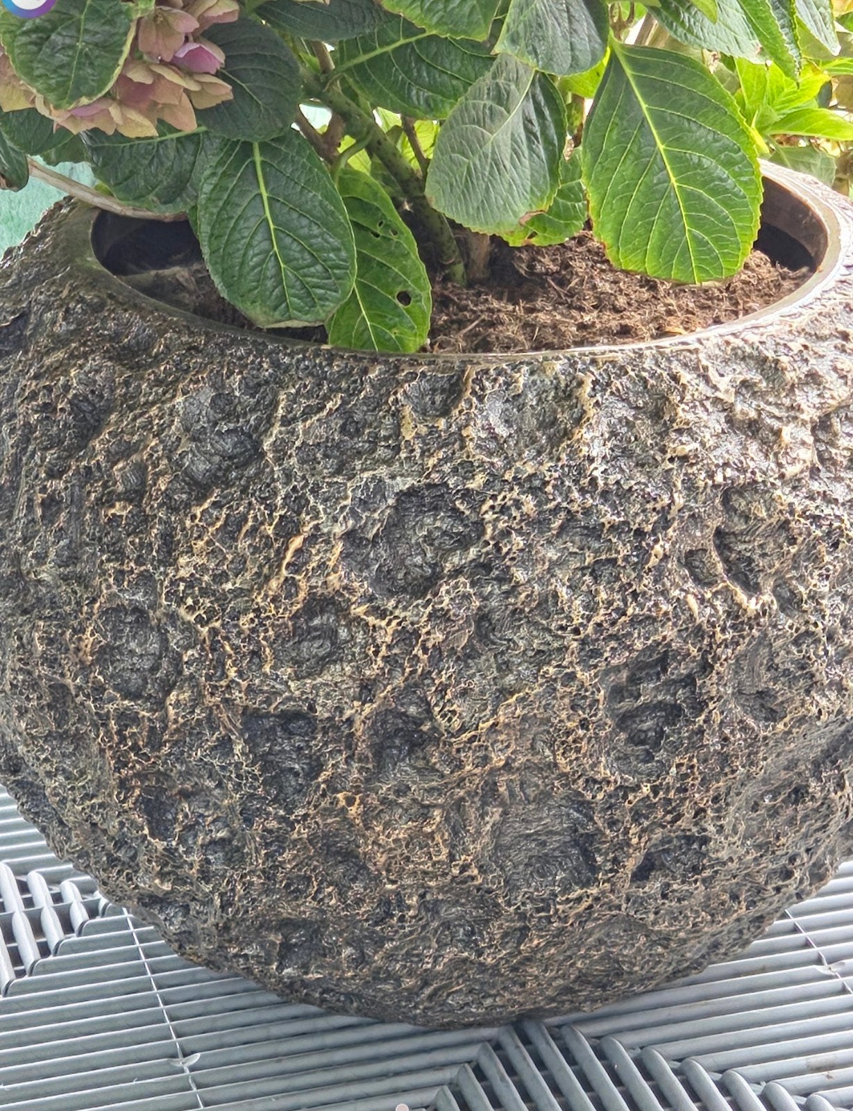 Mooie bloempot goud/brons, Tuin en Terras, Ophalen, Zo goed als nieuw, Rond, Aardewerk