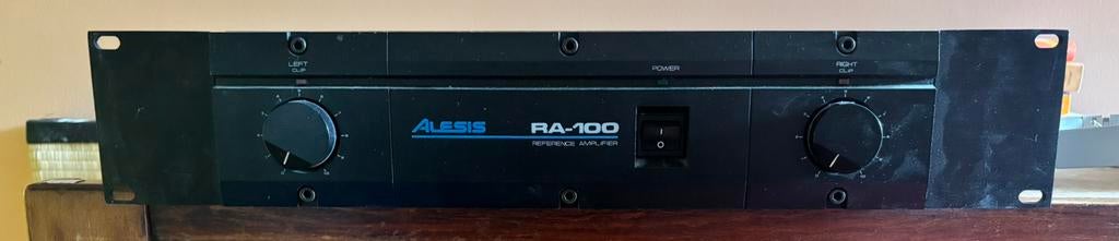 Alesis RA-100, Gebruikt, 60 tot 120 watt, Stereo, Ophalen