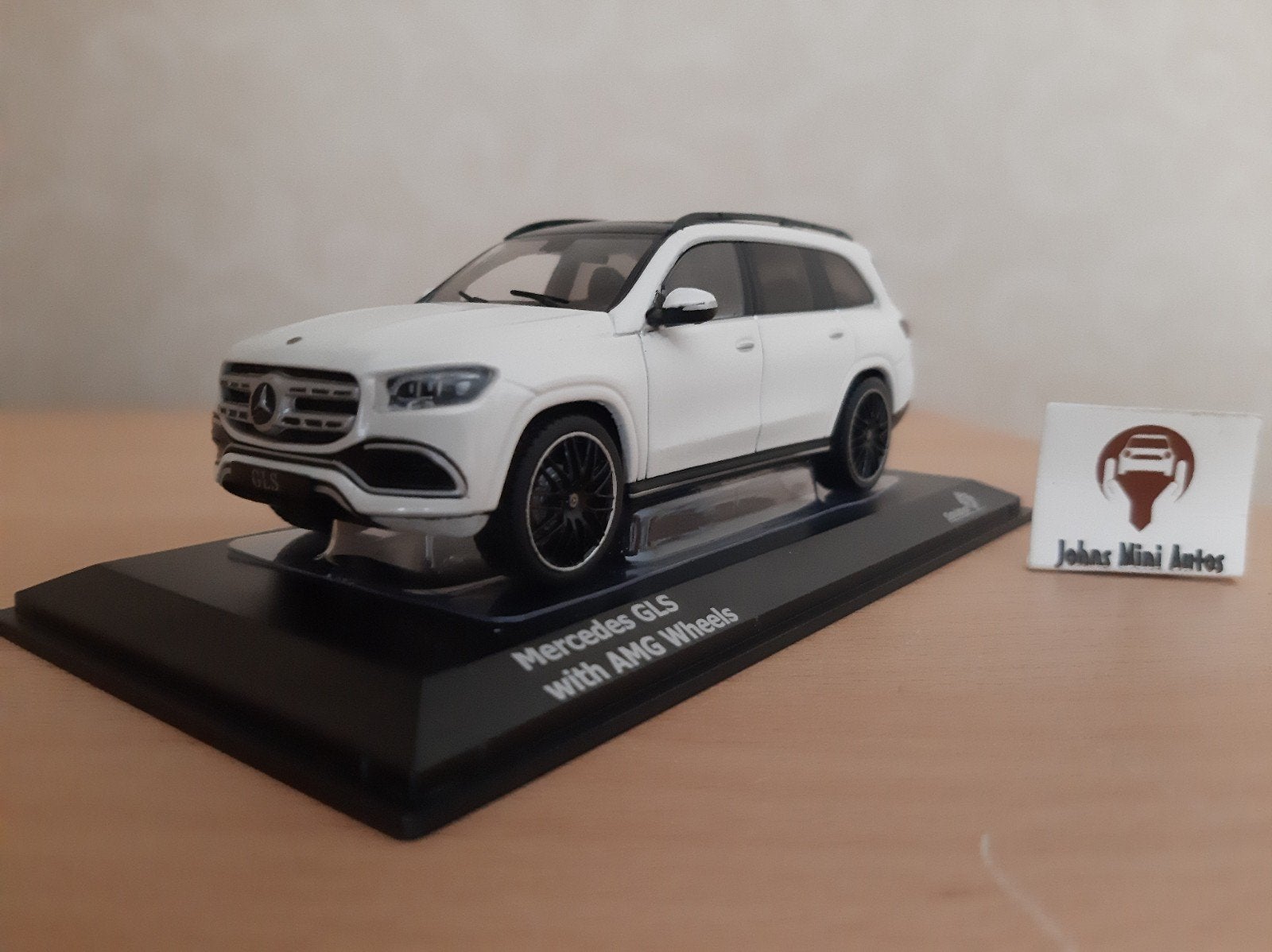 Mercedes GLS AMG in Polar White van Solido 1:43
