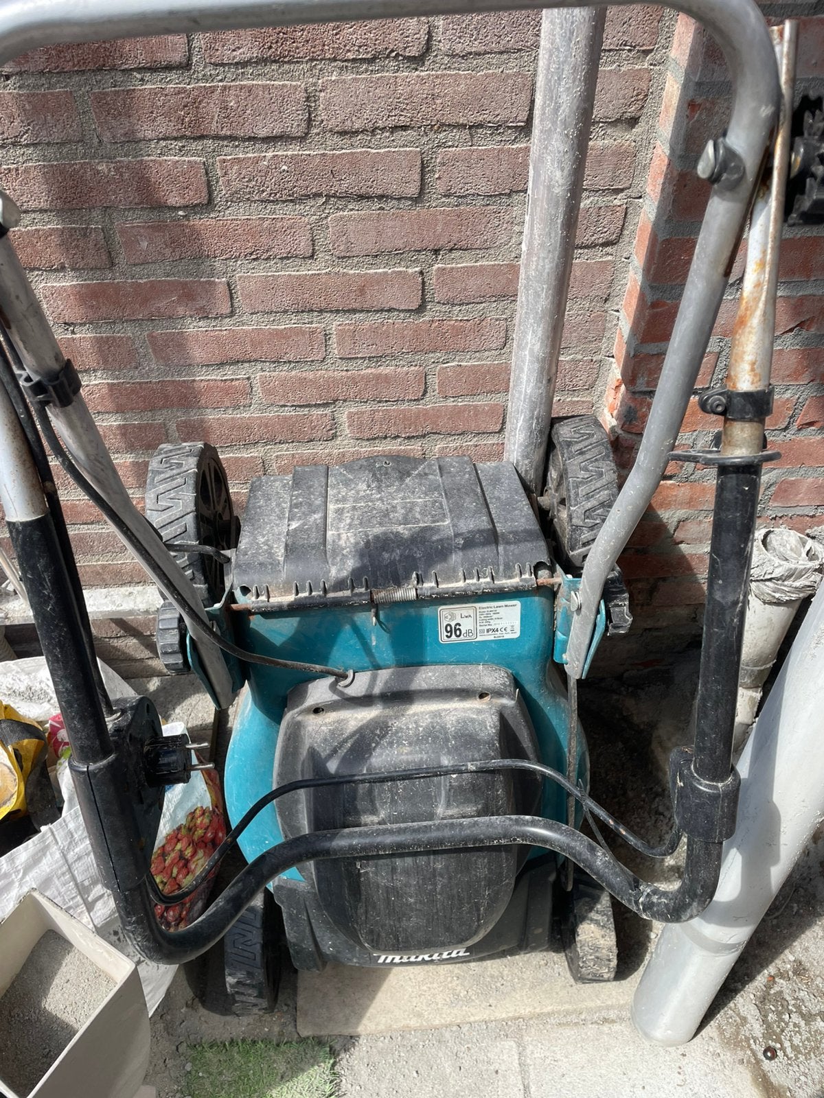 Makita grasmaaier ELM4110, Tuin en Terras, Ophalen, Zo goed als nieuw, 50 cm of meer