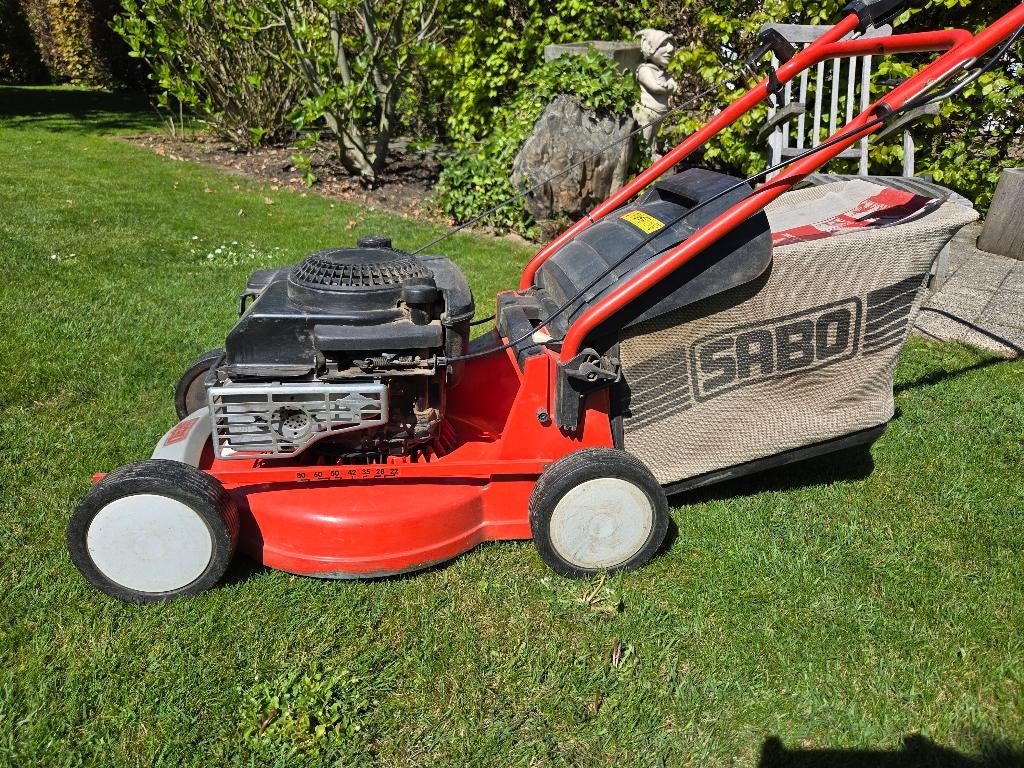 Grasmaaier Sabo, Cirkelmaaier, Gebruikt, Opvangbak, Benzine-grasmaaier