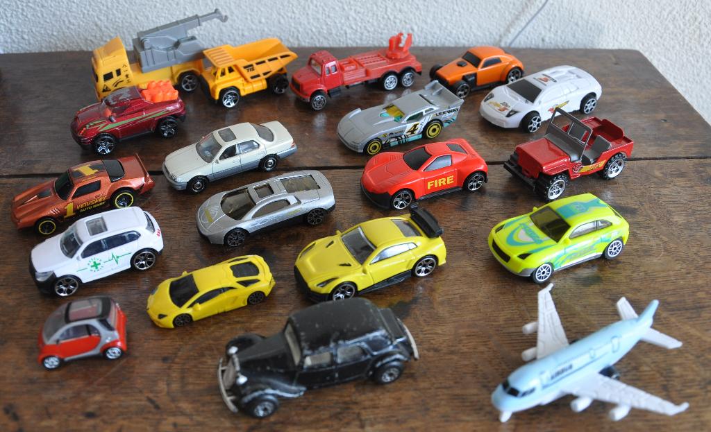 Verzameling model auto's, Overige merken, Gebruikt, Auto, 1:32 tot 1:50