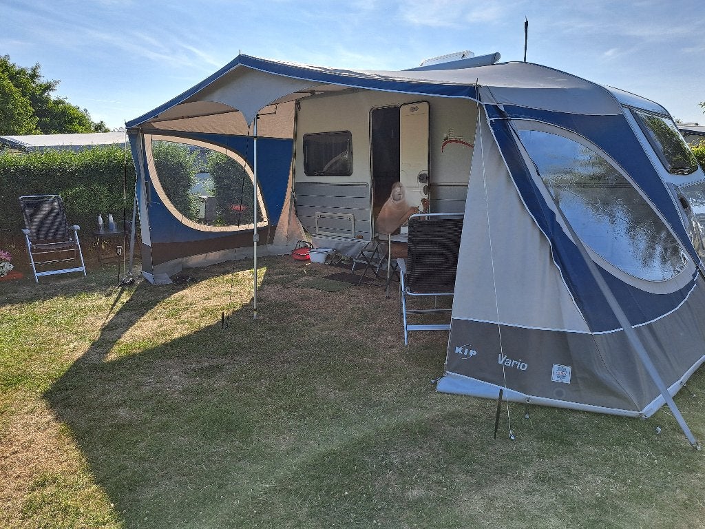 Kip Skyline 47 TDB Caravan uit 2007 met veel extra's, Caravans en Kamperen, Caravans, Vast bed, Rondzit, Kip, Kachel