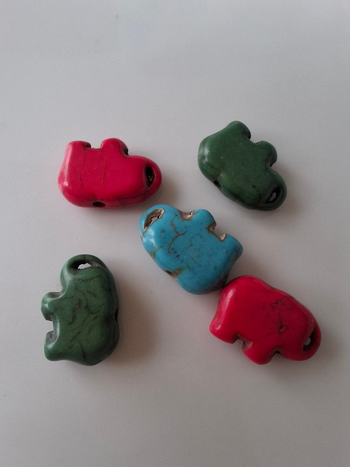 5 stuks howliet kralen olifant blauw roze groen, Kraal, -, -, Nieuw