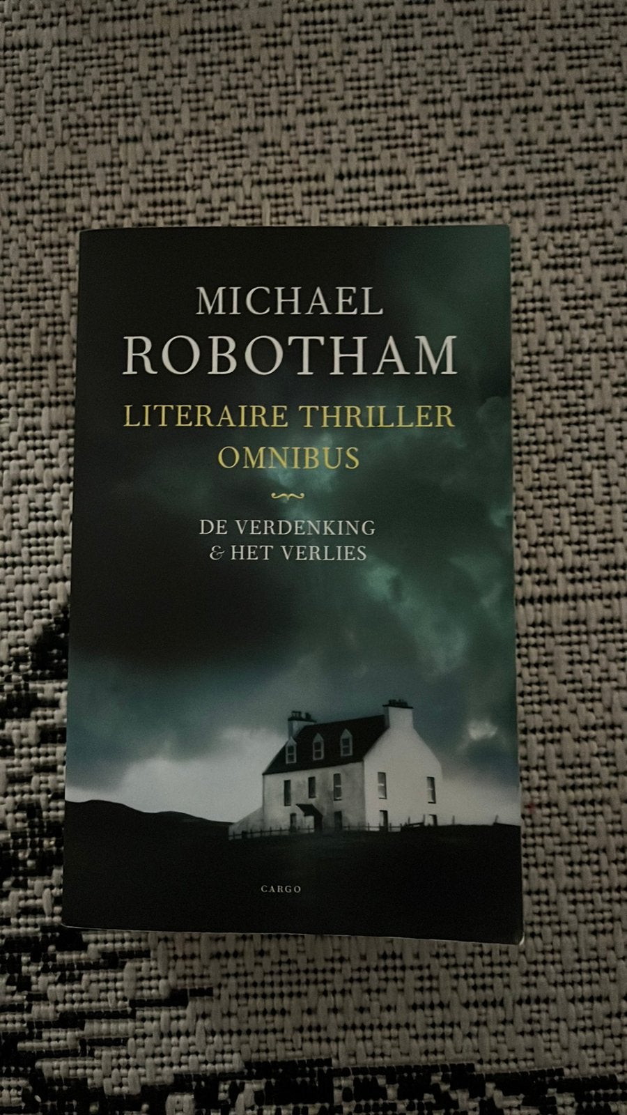 Omnibus van Michael Robotham, Ophalen of Verzenden, Gelezen