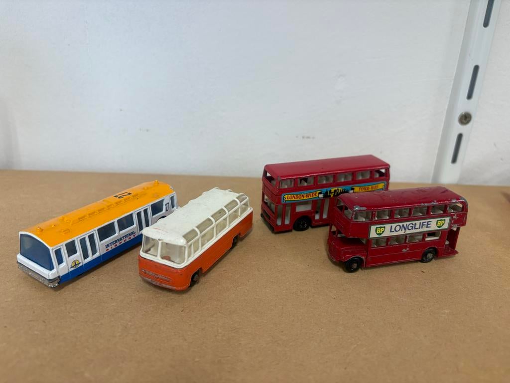 Set van 4 vintage speelgoedbussen, Overige merken, Gebruikt, 1:50 of kleiner, Overige typen