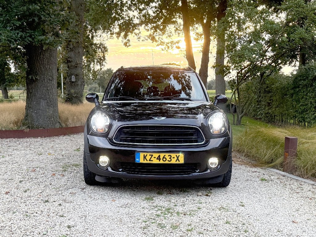Foto 2 van Mini Countryman 1.6 Cooper 2017 Zwart John Cooper Works JCW