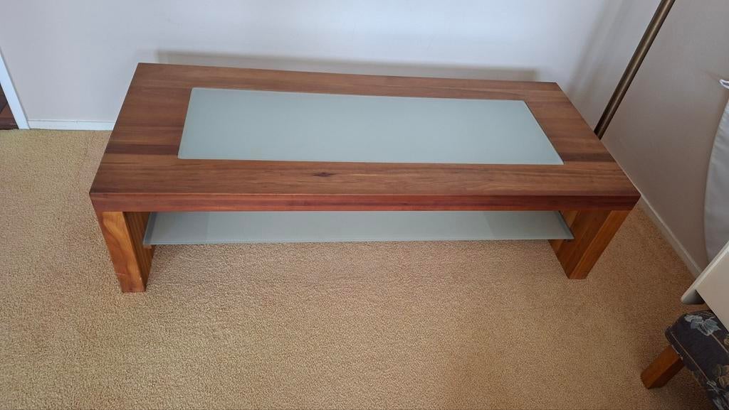 Salontafel 140 x 60 x 37 hoog, Ophalen, Zo goed als nieuw, Rechthoekig