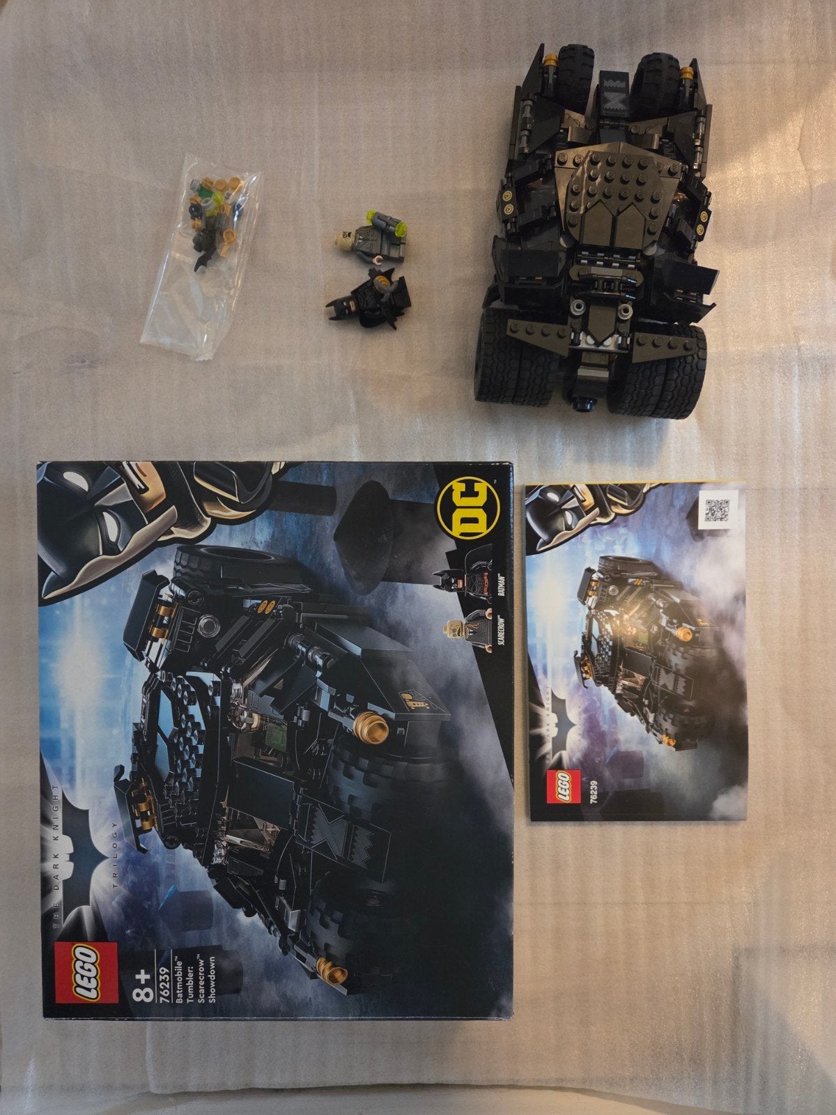 Lego Batmobile Tumbler 76239 compleet met doos en boekje, Overige thema's, Lego, Ophalen of Verzenden, Zo goed als nieuw