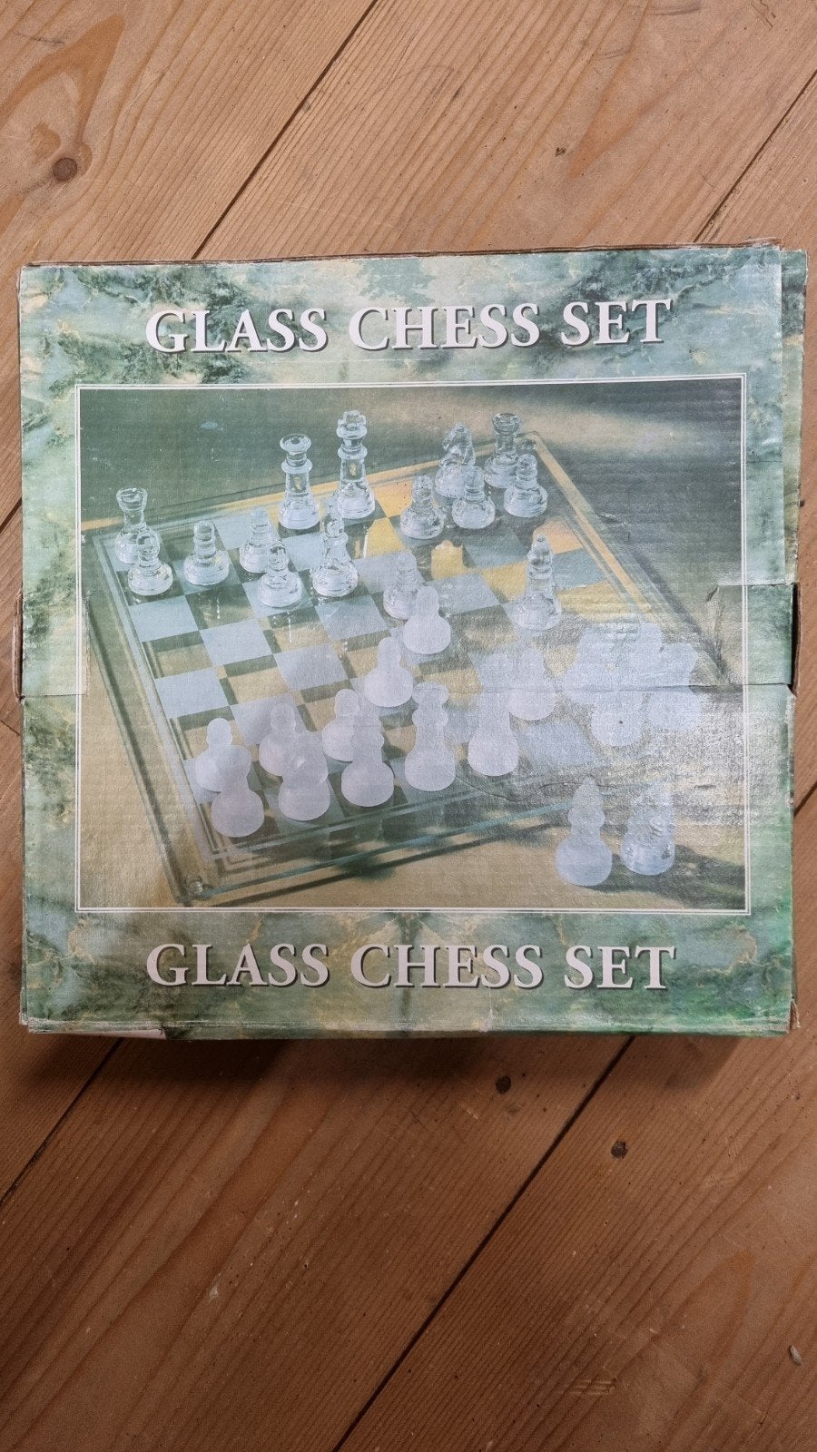 Glazen schaakspel - Compleet met bord en stukken, Een of twee spelers, Ophalen of Verzenden, Zo goed als nieuw