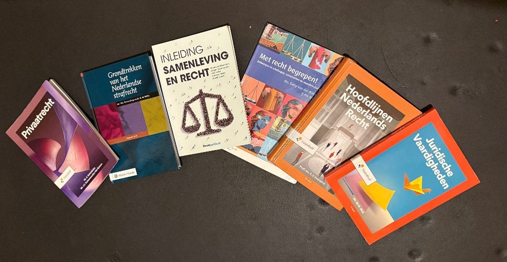 HBO rechten Leiden boeken jaar 1, Boeken, Studieboeken en Cursussen, Ophalen of Verzenden, Alpha, Zo goed als nieuw, HBO