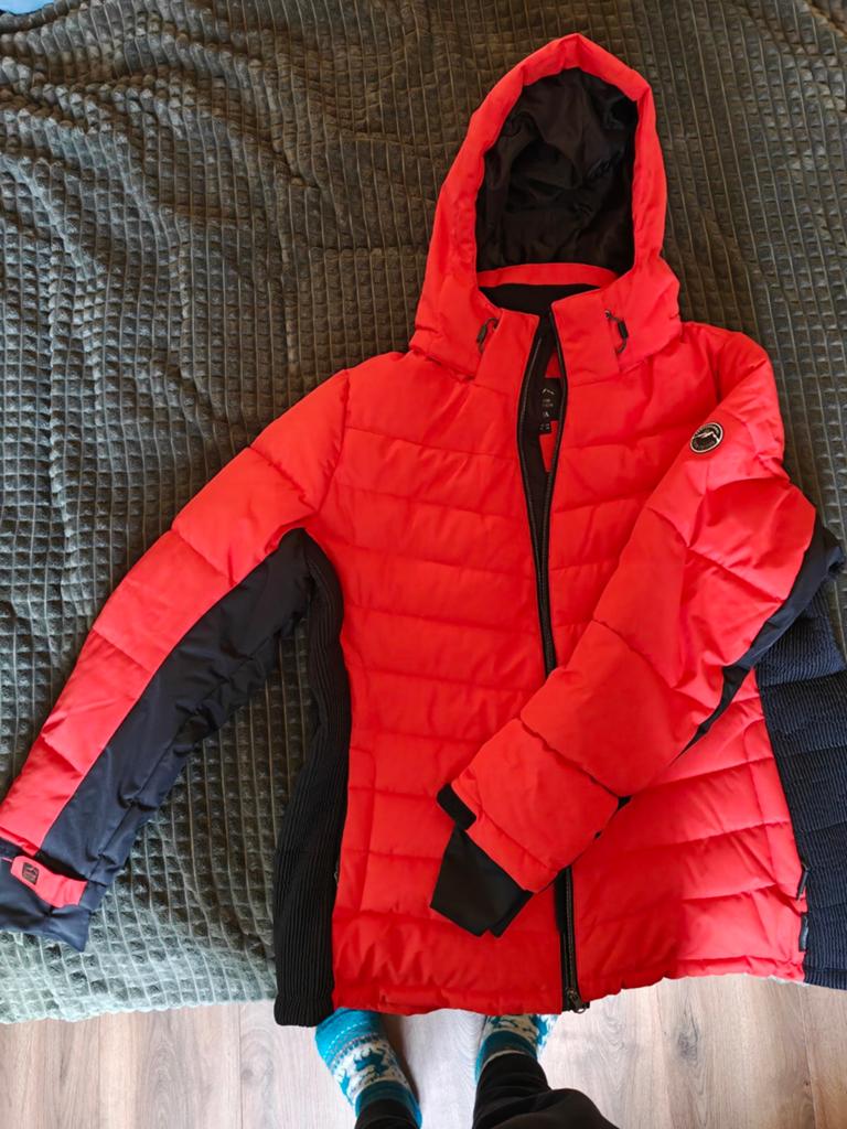 Rood zwarte ski jas maat 48 C&A, Kleding | Dames, Maat 46/48 (XL) of groter, Ophalen of Verzenden, Zo goed als nieuw, Jack
