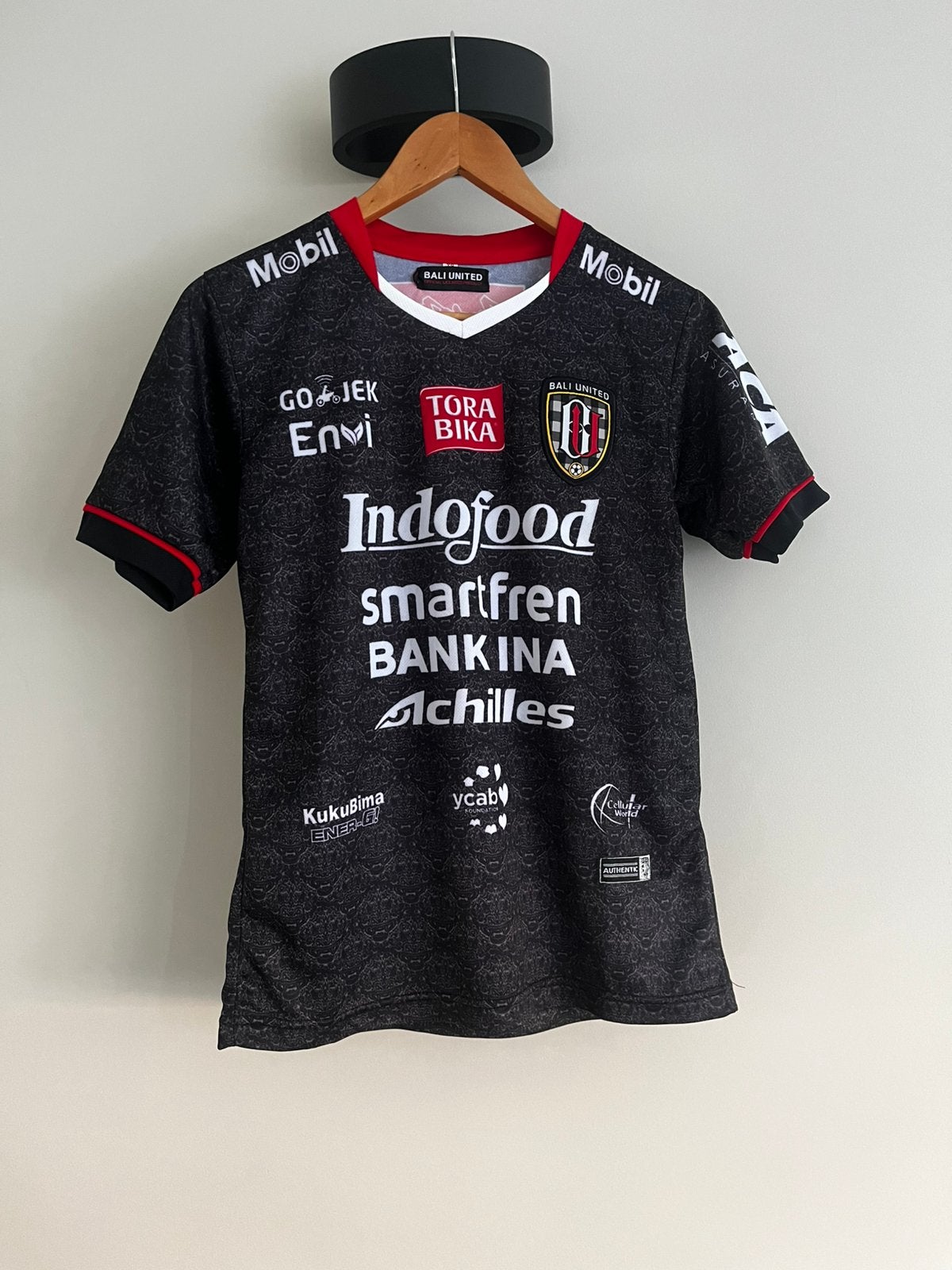 Bali United shirt.    Maat XS., Maat XS of kleiner, Verzenden, Zo goed als nieuw, Shirt