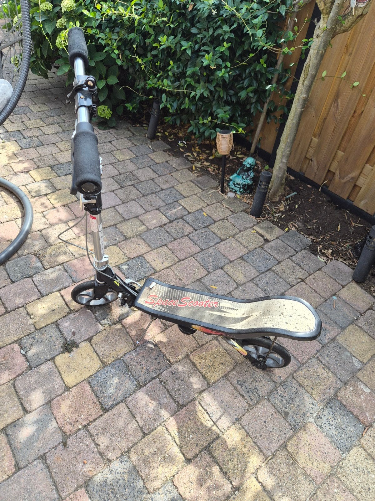 Space Scooter met lichte gebruikerssporen, Ophalen, Zo goed als nieuw