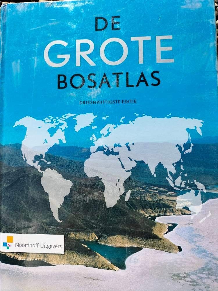 Grote Bos atlas drieenvijfstigste editie en woordenboeken, Boeken, Bosatlas, 2000 tot heden, Ophalen of Verzenden, Zo goed als nieuw