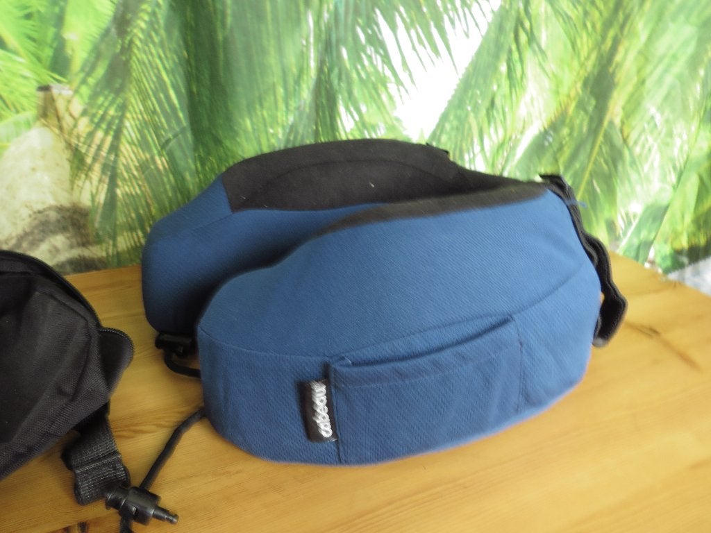 blauw zwart nekkussen evolution met inpaktasje Cabeau, Ophalen, Wit, Vierkant