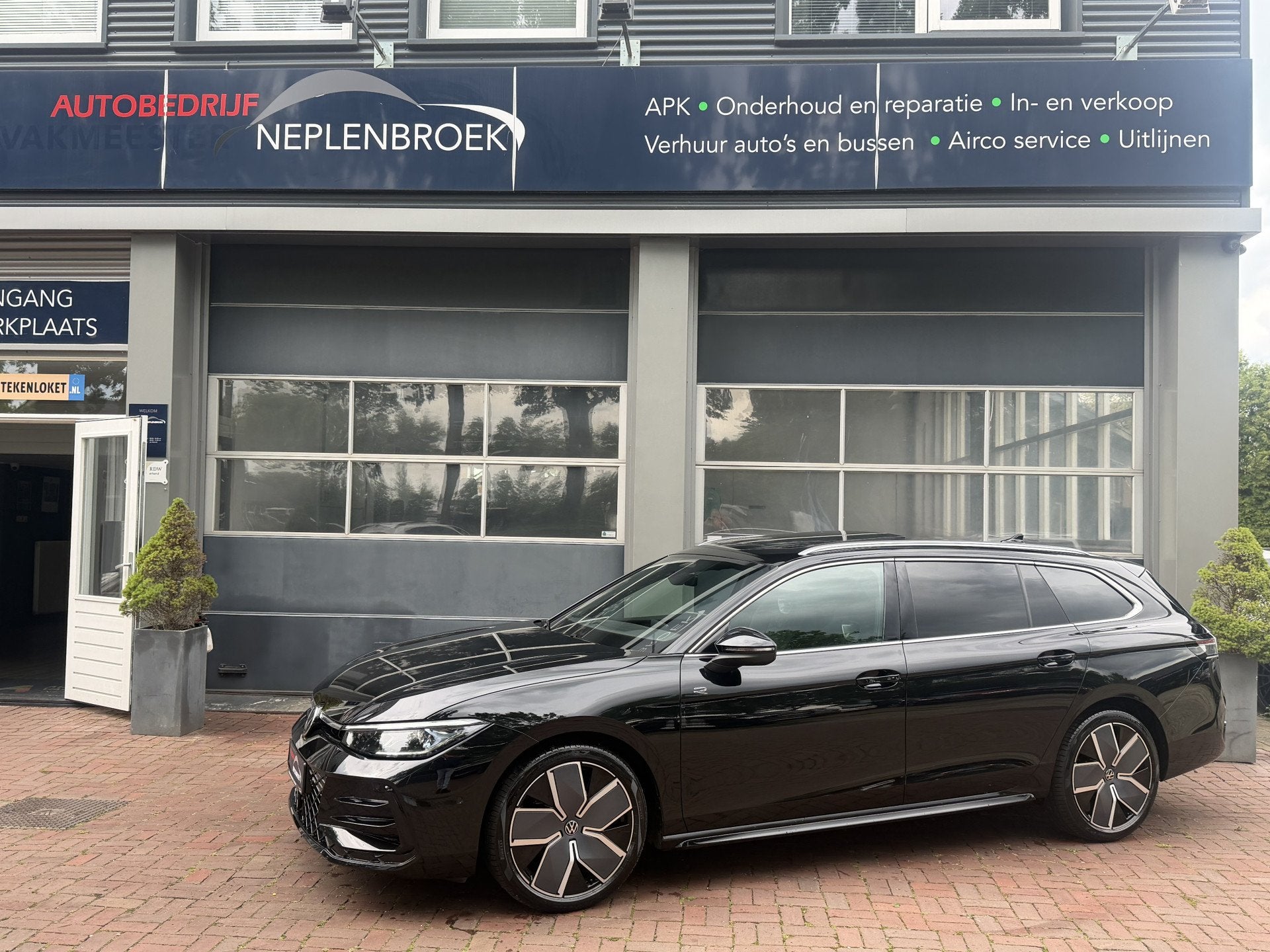 Volkswagen Passat Variant 1.5 eHybrid R-Line Edition | SoH 1, Auto's, Volkswagen, 77 km/l, Zwart, Zwart, Hybride Elektrisch/Benzine
