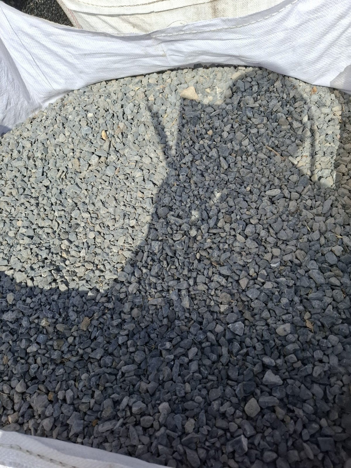 2 big bags antraciet basalt split, 1 zak is 1,2 ton, Tuin en Terras, Ophalen, Antraciet, Basalt, Split