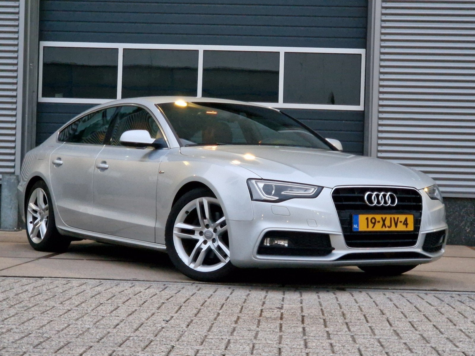 Audi A5 1.8 170PK 3x S-Line Carplay Facelift Nwe APK, Auto's, Voorwielaandrijving, Euro 5, Zwart, 4 cilinders